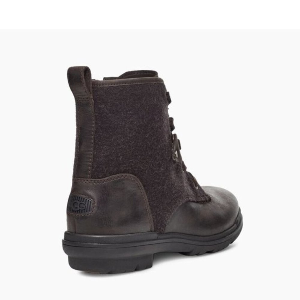 🎁 UGG Women's Hapsburg Lace Fashion Boot - Picture 3 of 8